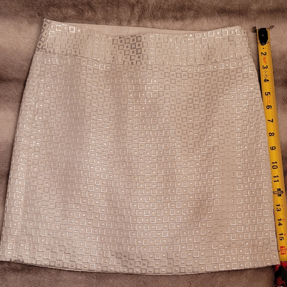 Banana Republic size 4 white skirt